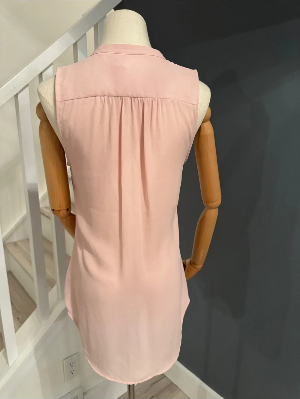 Anthropologie Brand Meadow Rue. Sleeveless Scallop-Trim. Blush Pink. Size 4 - Picture 4 of 9